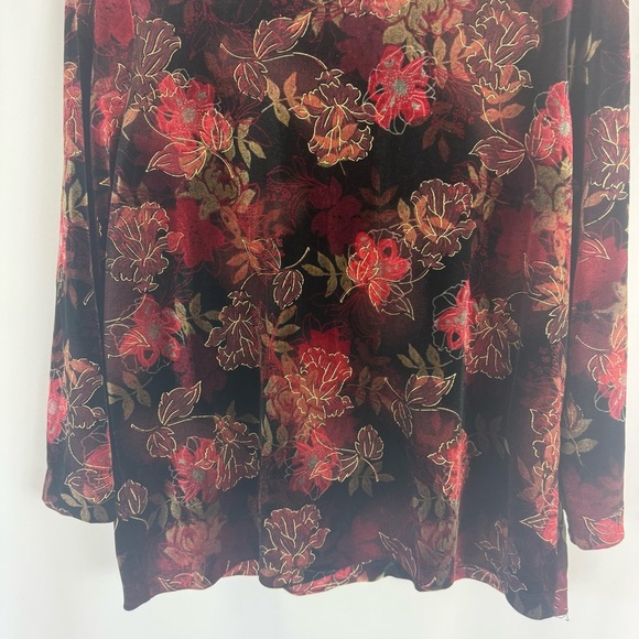 Floral Velvet Blouse - Red and Black - Picture 4 of 10
